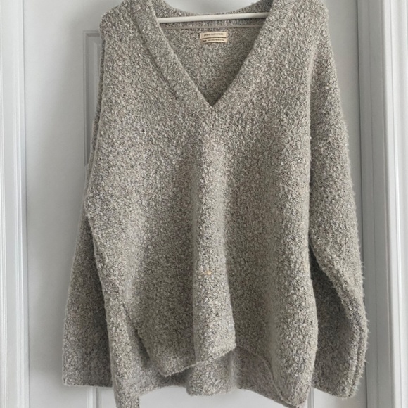 UO Rosie Cozy V-Neck Pullover Sweater Light Grey Medium - Picture 4 of 6